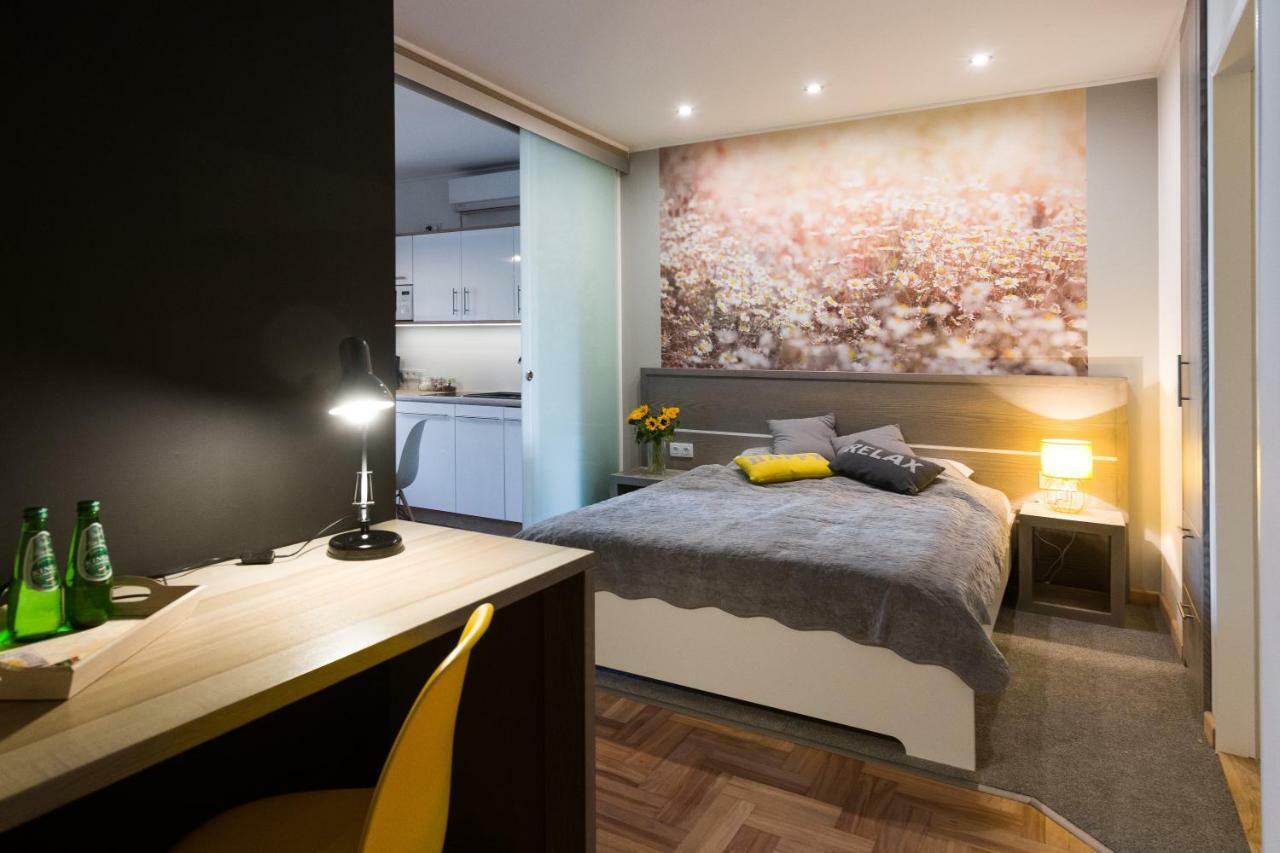 Sunflower Apartment Cracovia Esterno foto